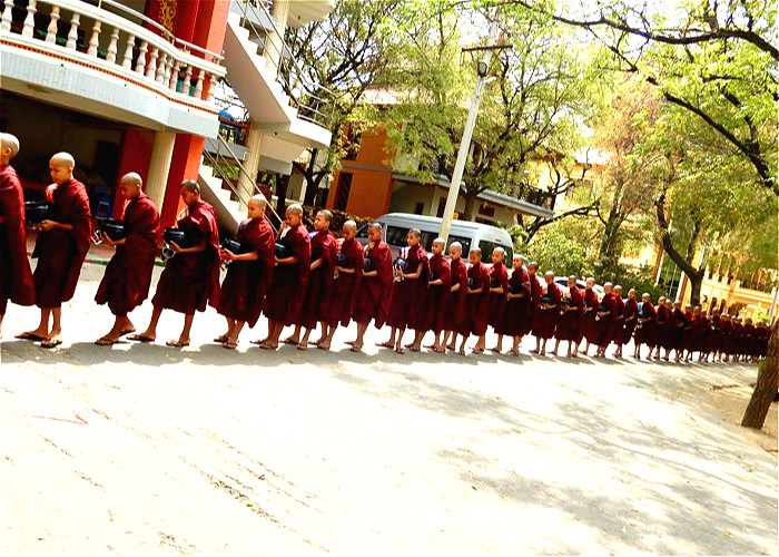 JOUR 4:  Mandalay - Sagaing – Amarapura