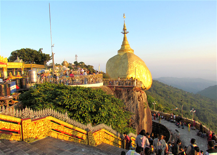 JOUR 18:  Yangon – Rocher D’or