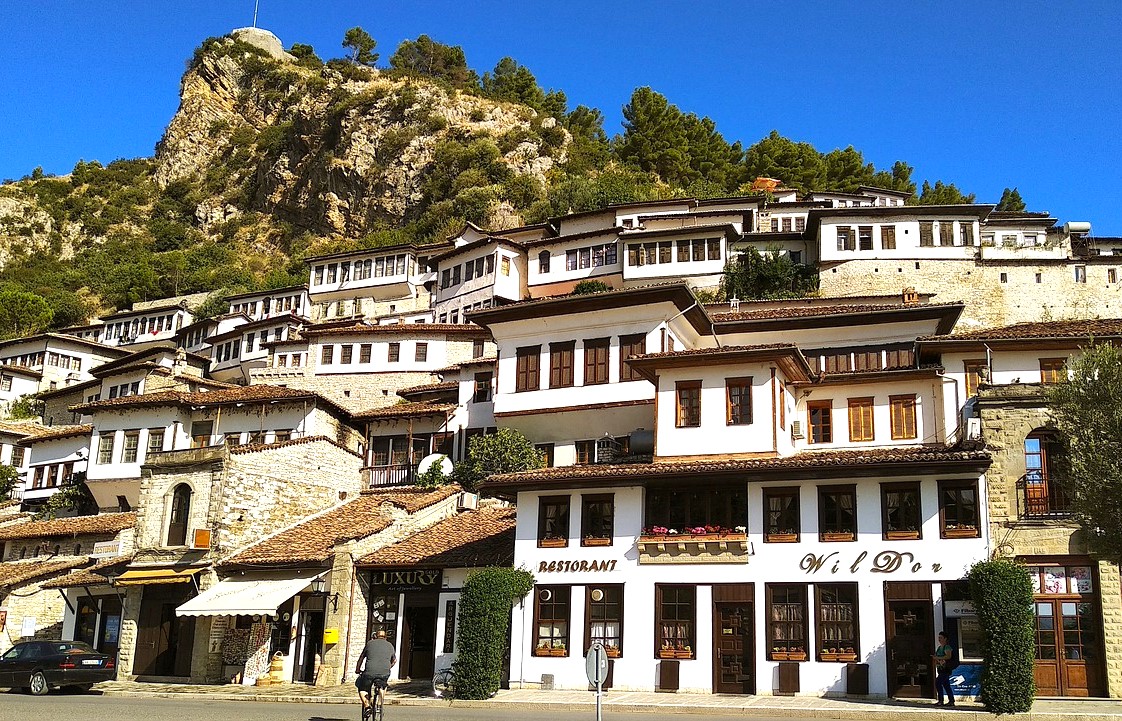 Jour 12 - TIRANA – BERAT – GJIROCASTER (ALBANIE) 