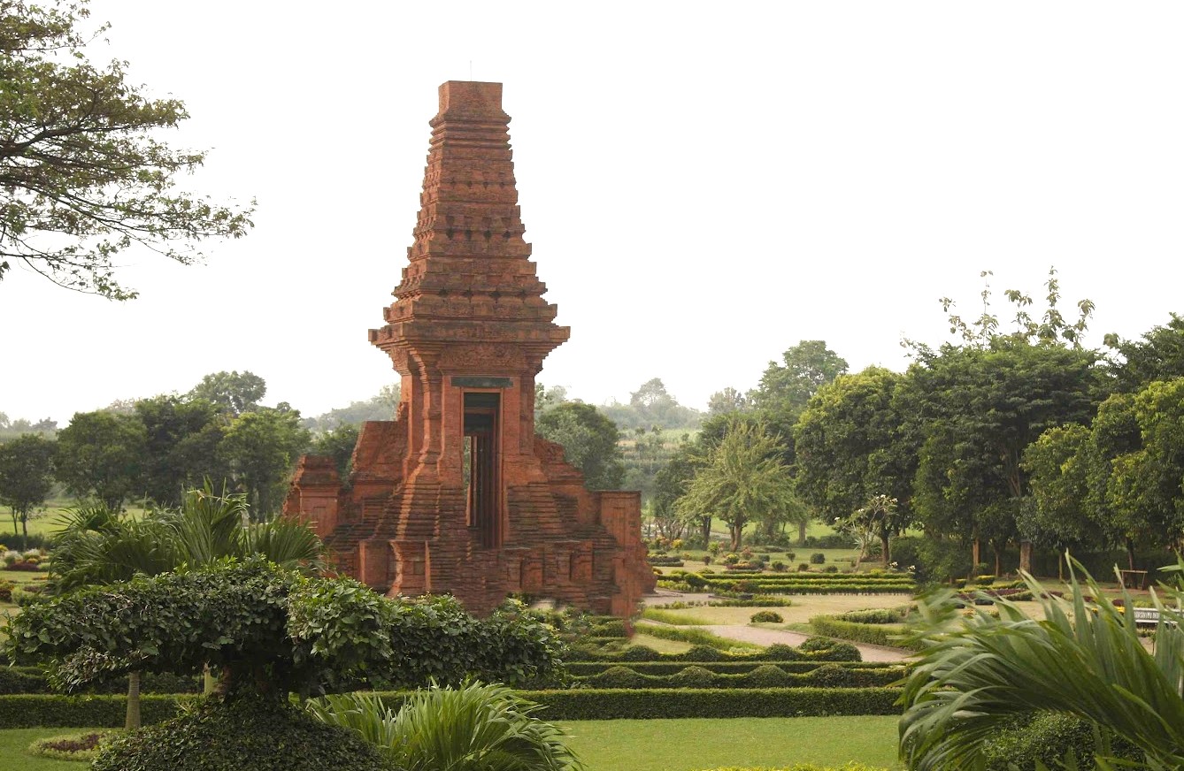 Jour 6 TRAIN POUR MOJOKERTO — TROWULAN — BROMO 